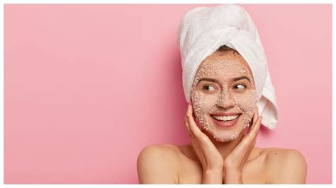 Skin Care Tips गर्मियों में चेहरे के डेड स्किन सेल्स को हटाने के लिए