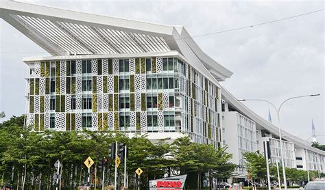 Kompleks pkns 14 kompleks pkns shah alam 11 persiaran sultan seksyen, shah alam 40000 malaysia. Laman PKNS @ Shah Alam