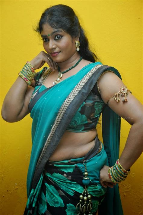 Aunty Saree Theoxygenious Kerala Desi Homely Hot Aunty Saree Pose