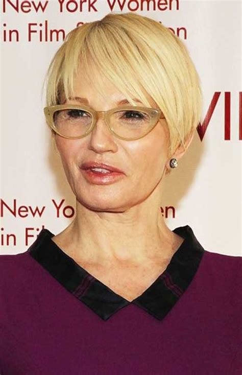 25 New Short Haircuts For Older Women