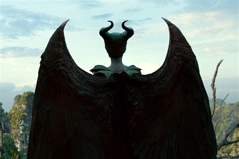 Maleficent Mistress Of Evil Review A Surprisingly Solid Sequel
