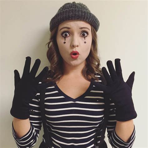 75 Halloween Costumes For Women That Are Seriously Genius Quick