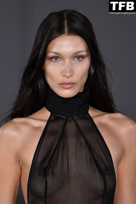 Bella Hadid Flashes Her Nude Tits During Paris Fashion Week Photos