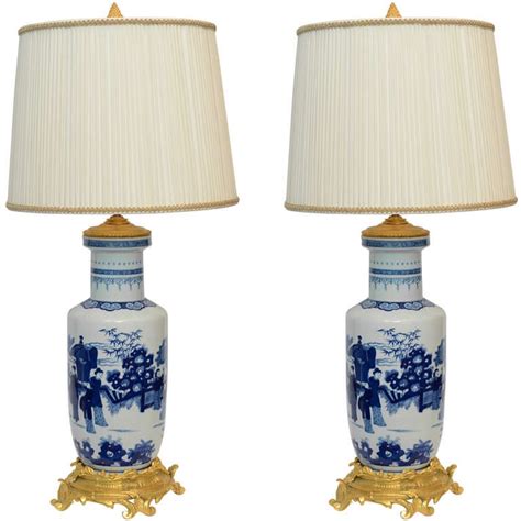 Attractive blue and white oriental vase table lamp. Fine Pair of Chinese Blue and White Porcelain Bronze ...