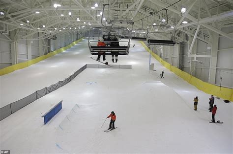 New Jersey Mall Opens Sq Ft Indoor Ski Slope That Is The First Of Its Kind In North
