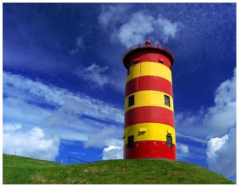 Pilsumer Leuchtturm (Ostfriesland, südlich Greetsiel) Foto ...
