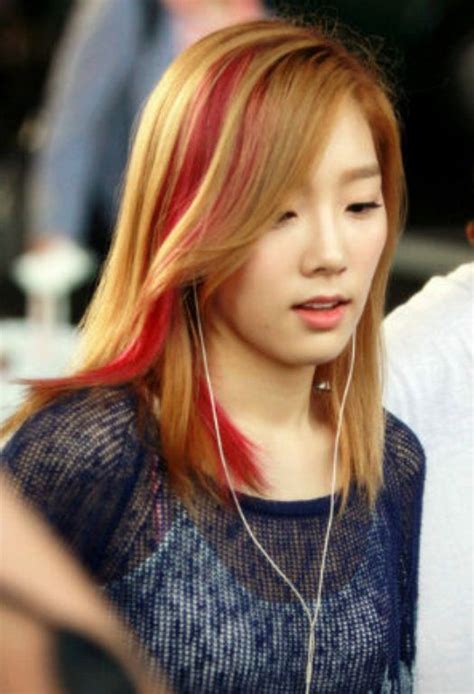 Taeyeon Black Hair Blonde Tips Medium Length Hair Styles Bold Hair