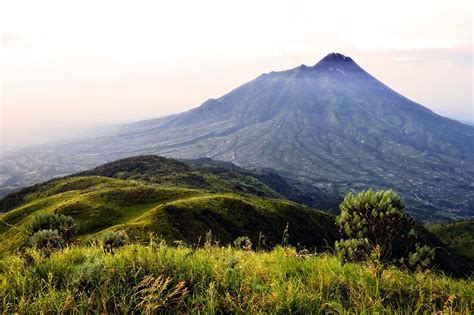 19 Gunung Dan Jalur Pendakian Di Indonesia Dengan Pemandangan Paling