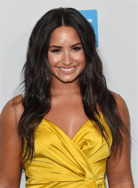 Demi Lovatos Hairstyles Over The Years