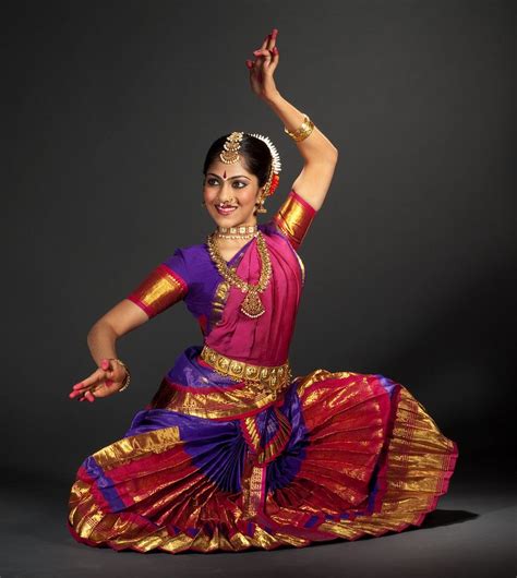 Traditionaldancingindia Traditional Indian Dance In The Studio