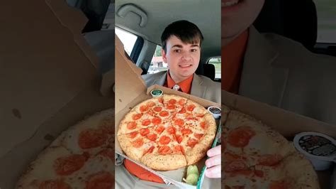 Trying The New Garlic Epic Stuffed Crust Pizza From Papa Johns Food Review Shorts Youtube