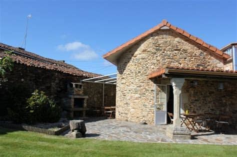 Casa de piedra de 265 metros. Alquiler de casas de turismo rural en Galicia