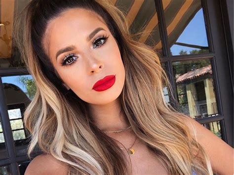 Beauty Blogger Laura Lee Falls From Grace Over Racist Tweets