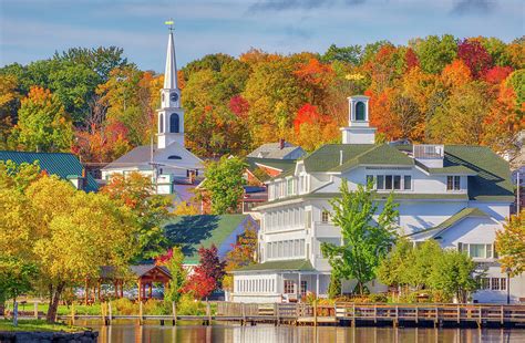 Lake Winnipesaukee Fall Colors In Meredith New Hampshire Photograph By