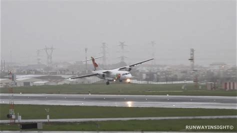 Atr72 Unstable Landing In Lisbon Runway 21 Youtube