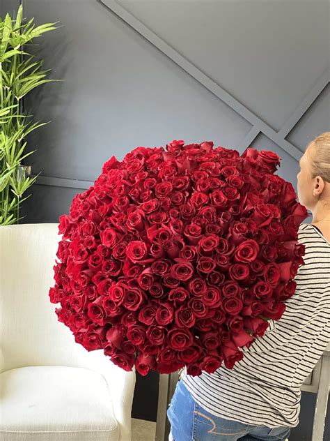300 Red Roses Hand Crafted Bouquet In Miami Fl Luxury Flowers Miami