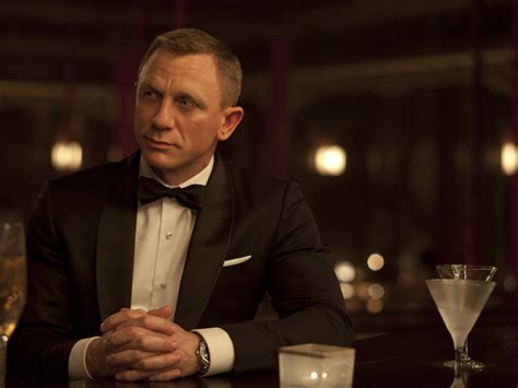 James Bond Opts For Dirty Martini Over Classic Drink In Spectre News