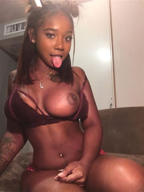 Amateur Nudes From Novinha Negra Porn Photos