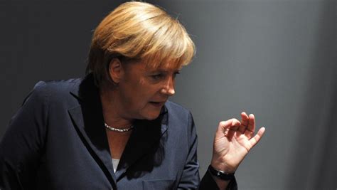 Haushaltsdebatte Im Bundestag Merkel Kämpferisch Wie Selten N Tvde