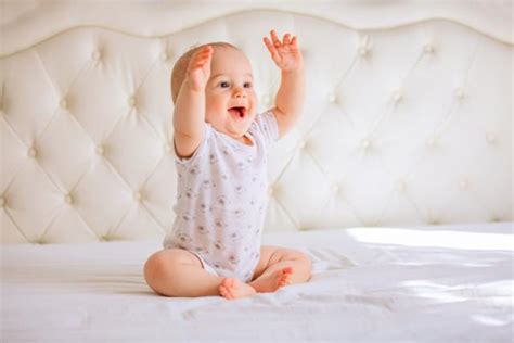 ¿cómo Estimular A Un BebÉ De Un 2 Meses Juegos Divertidos