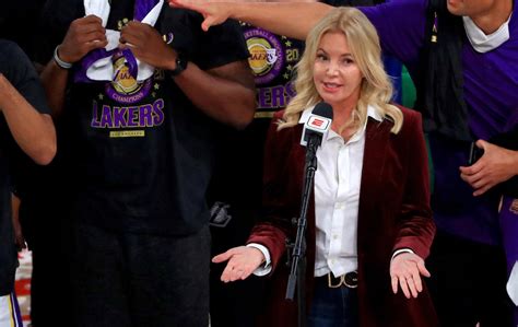Nba Jeanie Buss Draws Ire For List Of Most Important Lakers