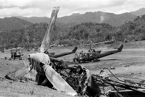 Vietnam War 1970 Khâm Đức The Wreckage Of A C 130 Sits A Flickr
