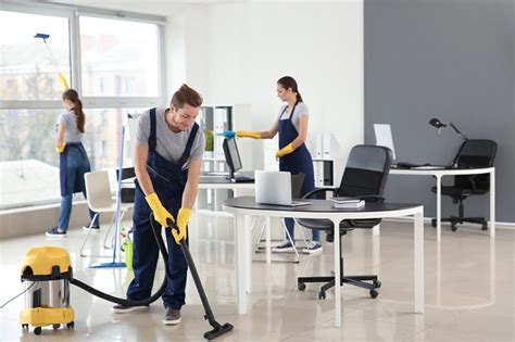 How To Organize The Work Atmosphere Better With Office Cleaning