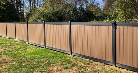 How To Choose The Right Color And Style For Your Fencing Smucker Fence