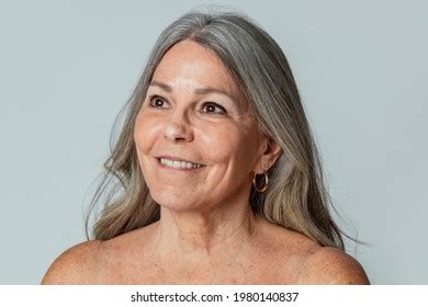 Portrait Seminude Beautiful Senior Woman Foto Stock