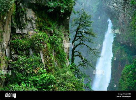 Pailón Del Diablo Waterfall Río Verde Waterfall Tungurahua Province