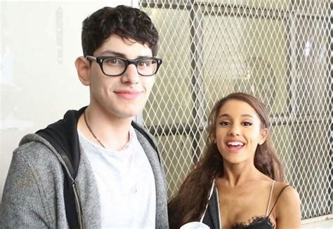 Ariana Grande And Matt Bennett From Victorious Victorious Cast