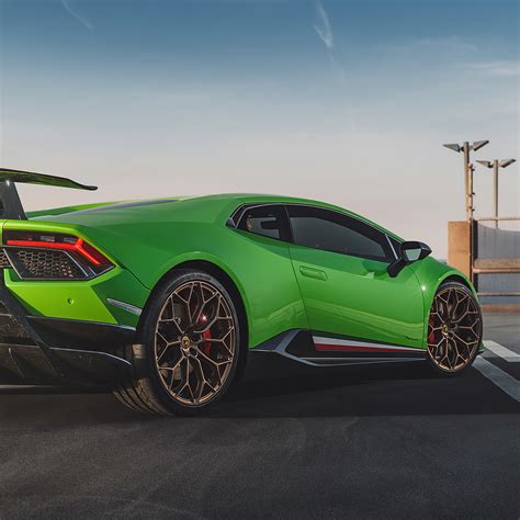2048x2048 Green Lamborghini Huracan Performante 4k 2020 Ipad Air Hd 4k