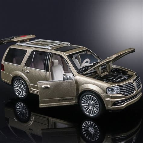 High Simulation Exquisite Diecasts And Toy Vehicles Caipo Car Styling Lincoln Navigator Luxury