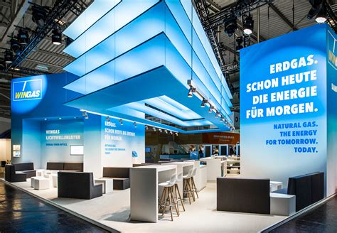 Things that are close together are perceptually grouped together. Spatial communication. ENG1021: Spatial communication in ...