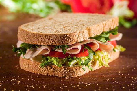 Aprenda a como fazer sanduíche natural Receitas Fáceis