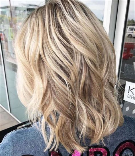 It's better to pair such a chic haircut with a rich monochromatic hair color and style with root volume. How To Have Medium Length Hairstyles for Thin Hair? Here ...