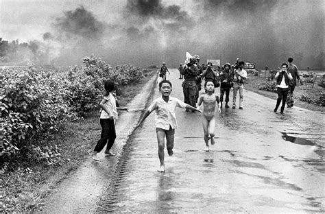 Story Behind The 50 Year Old Pulitzer Prize Winning Napalm Girl Photo