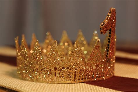 Simply Lost Glitter Crowns From Lace