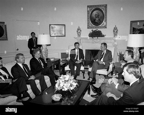 Washington Dc 4 18 1991 President George Hw Bush Meets With State
