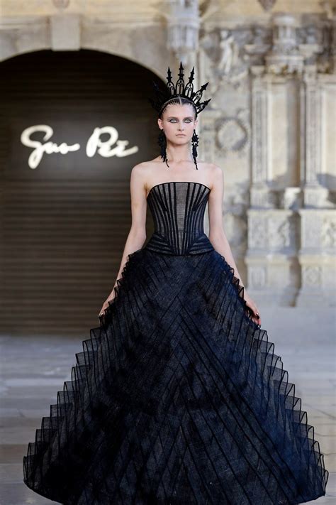 The Dreamiest Dresses At Paris Haute Couture Fashion Week Marie