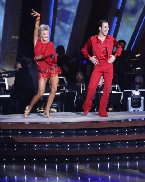 Dwts Season 5 Fall 2007 Hélio Castroneves And Julianne Hough Dancing