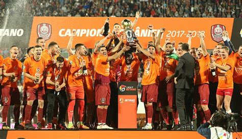 Este a treia echipă înfiinţată la cluj şi a zecea apărută pe teritoriul actual al româniei. CFR Cluj, campioana cu o etapa inainte de final - Grai de Cluj