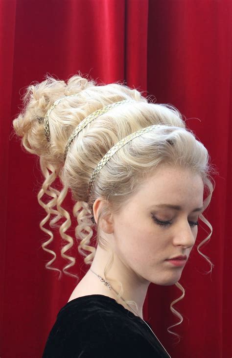Check spelling or type a new query. Coiffure Grecque Antique