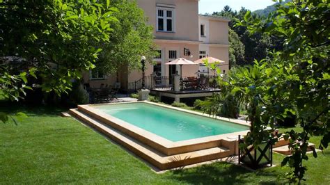 Angelehnt an den stil der renaissancegärten wirkt der garten harmonisch durch seine formale gliederung mit geometrischen formen. Mediterraner Garten mit Swimmingpool - YouTube