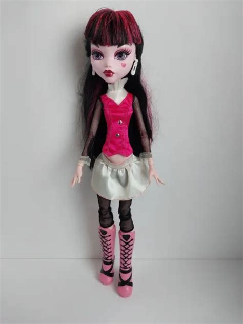 2008 Monster High Draculaura Frightfully Tall 17 Doll Mattel Original