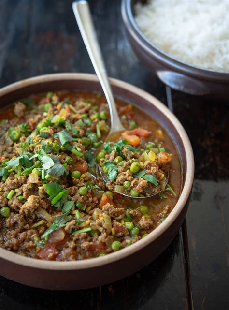 However, it is often served with lots of rice. Easy Ground Beef Curry Recipe | Beyond Kimchee