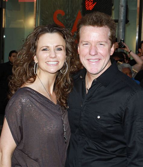 He launched his career as a teenager performing at schools and churches, appearing on tv for the first time in 1976. Audrey Murdick Picture 1 - Gnomeo and Juliet World ...