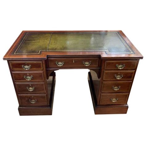 Venetian Knee Hole Desk With Cabriole Legs For Sale At 1stdibs