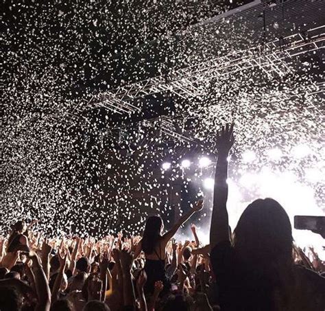 Confetti Falling At Lorde Concert 🎉 Lorde Concerts Concert