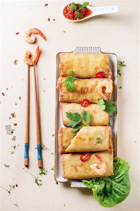 Spring rolls are a large variety of filled, rolled appetizers or dim sum found in east asian, south asian, middle eastern and southeast asian cuisine. Spring Roller Feuille Rouleau De Printemps Recettes - Tre ...